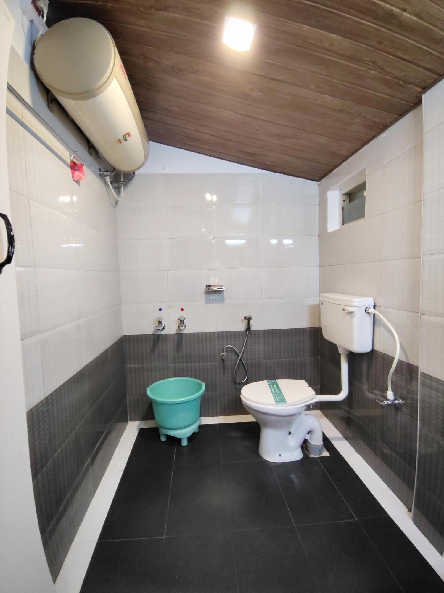 7 Roads Resort 50Mts To Lake 코다이카날 객실 사진